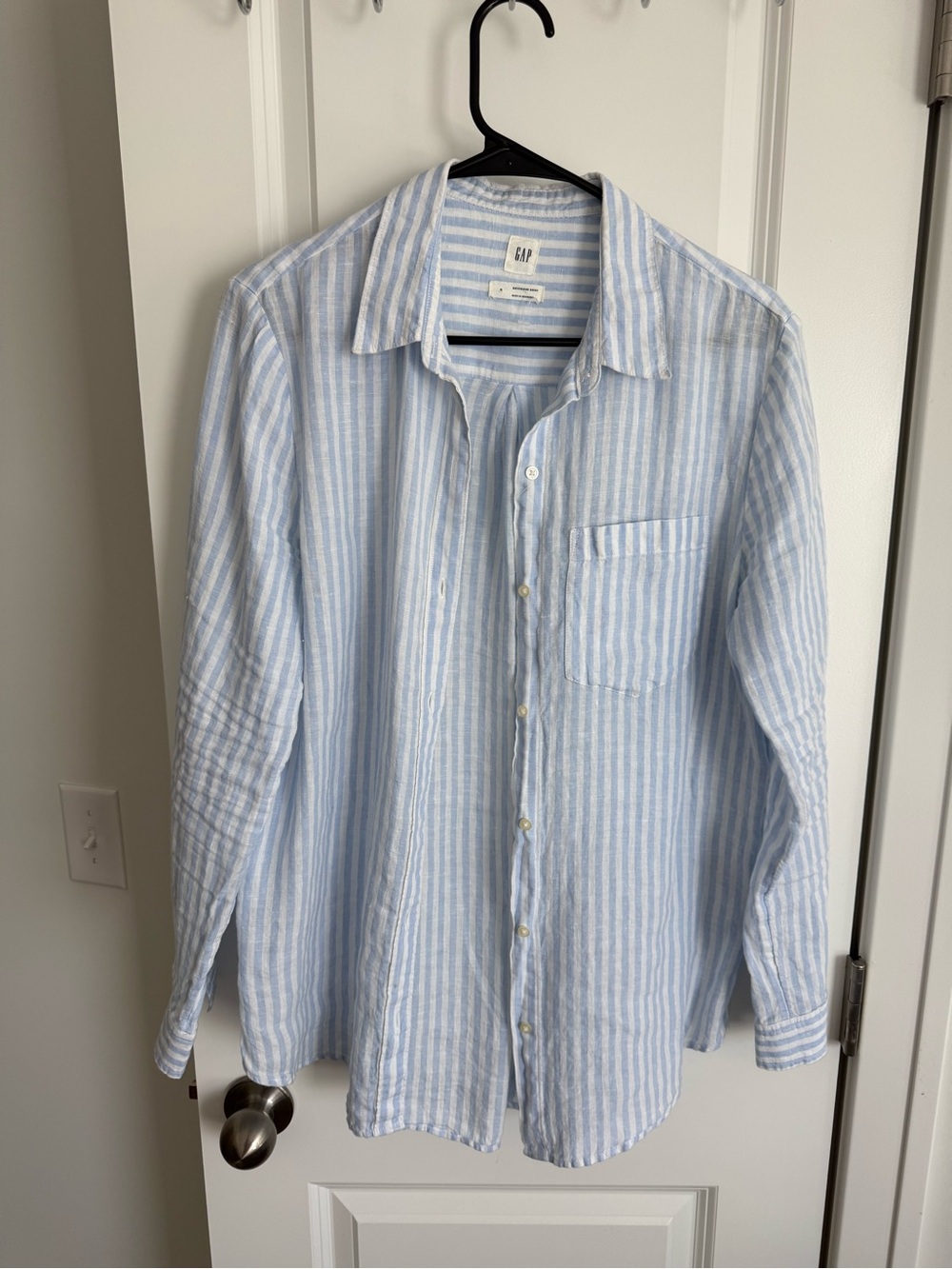 GAP Light Blue & White Vertical Stripe Button-Down boyfriend Shirt